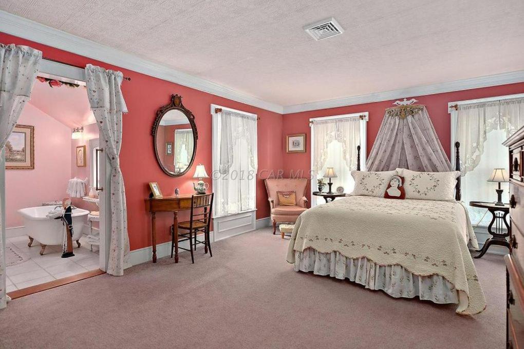 Princess Anne Book Lovers Inn Exterior photo